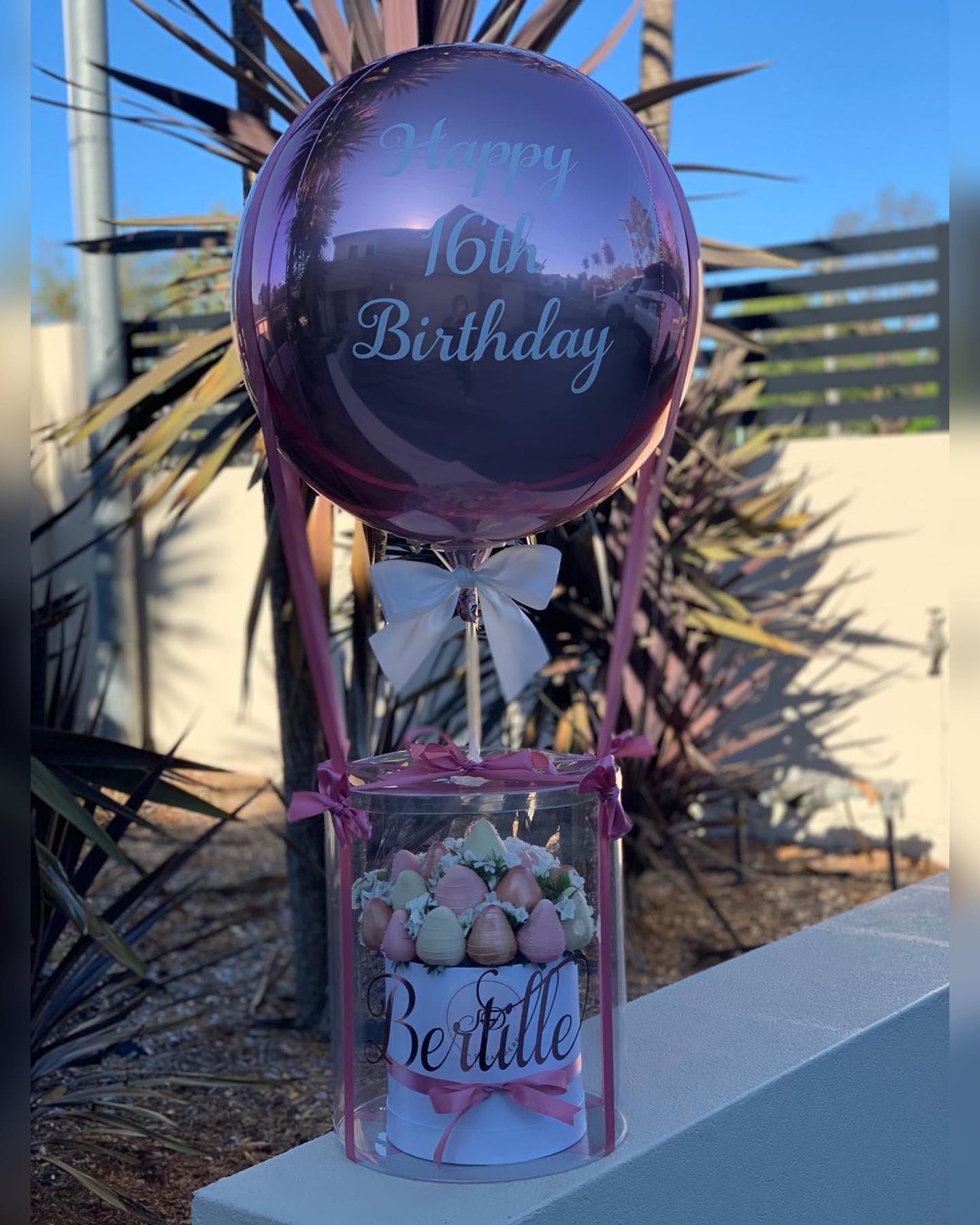 Balloon Gifts, Surprise Boxes & Decor for all occassions – Balloonit (1)